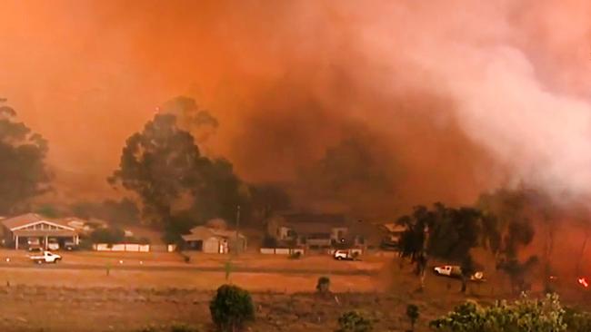 Videos showing the QFES response to major bushfires at Wallangarra in 2023.