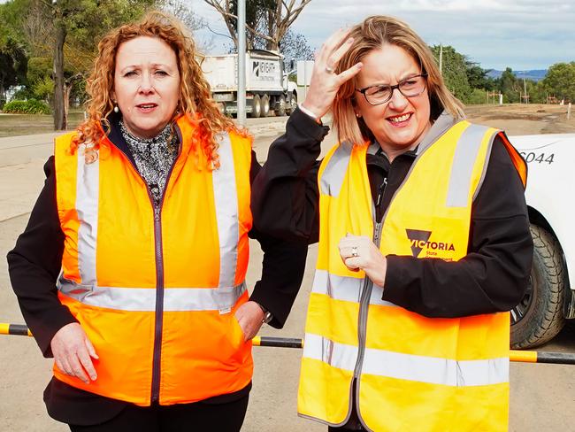 MELBOURNE AUSTRALIA - NewsWire Photos MAY 16, 2025: Premier Jacinta Allan and Minister for Roads and Road Safety, Melissa Horne are seen near a road works site in the Macedon Ranges.Picture: NewsWire / Luis Enrique Ascui