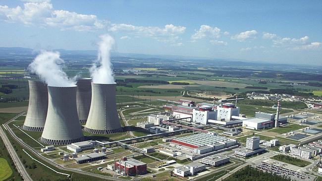 10/01/2005 PIRATE: 29/05/2002. A file photo shows an aerial view of the Czech Temelin nuclear plant in Temelin, South Bohemi...