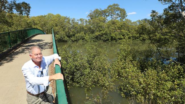 Herston Resident John Dobinson. Image: AAP/Jono Searle)