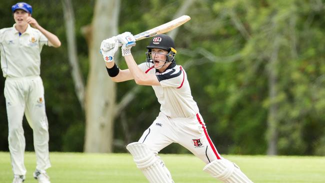 Luke Davies in the cricket game between St Joseph's College and Toowoomba Grammar.(AAP Image/Renae Droop)