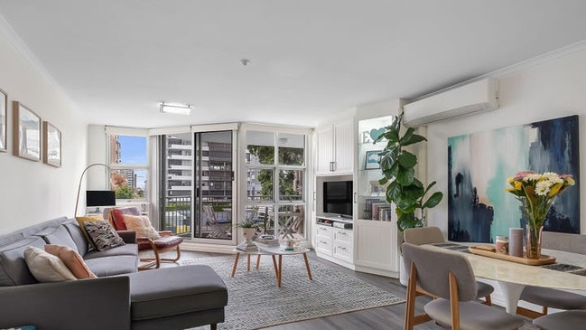 UNDER OFFER: This two bedroom unit in Kangaroo Point was listed for $559,000