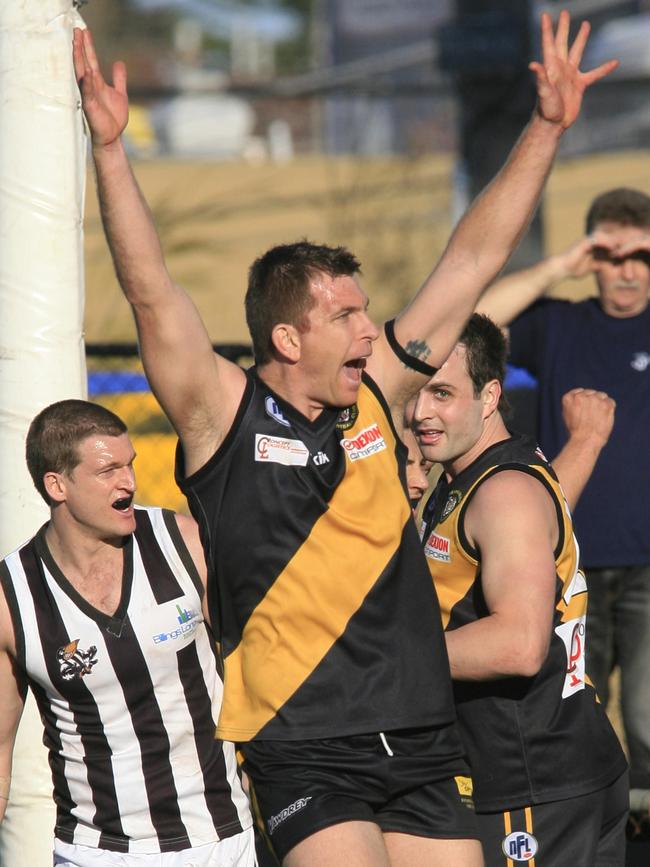 Danny Nolan celebrates Heidelberg’s 2008 premiership.