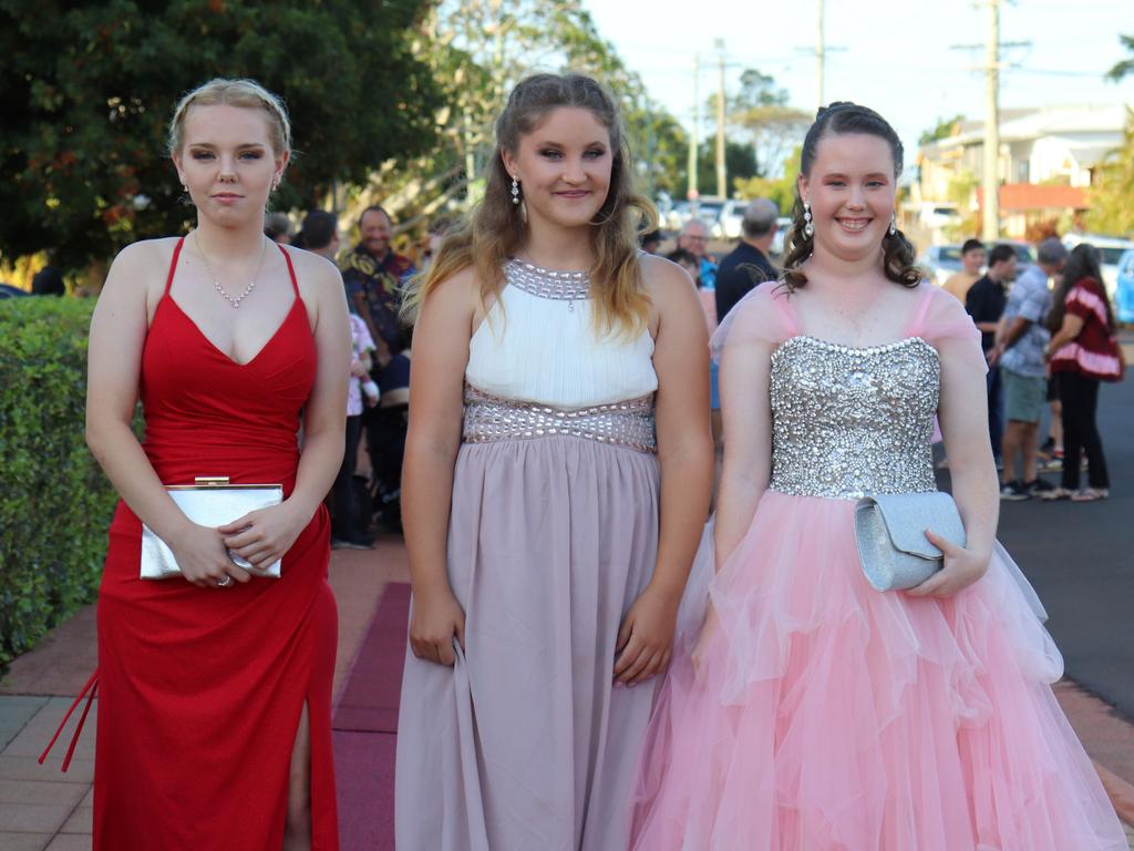 Sharlie Tumbers, Skye More and Katelynne Newth at the 2023 Isis State High School formal. Image credit: Isis SHS.