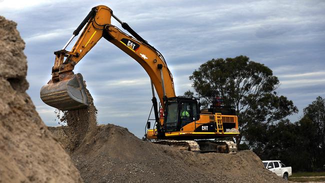 Earth moving equipment at the Badgerys Creek construction site. Jane Dempster