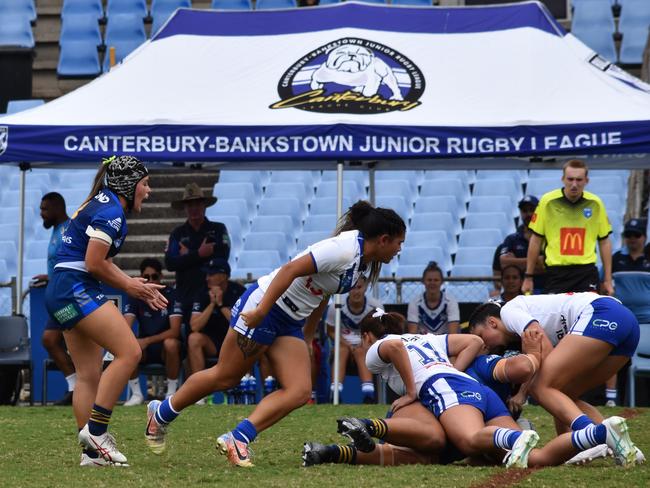 Rory Muller calls for a quick play the ball. Picture: Sean Teuma