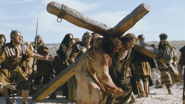 Jim Caviezel with Jarreth Merz in a scene from ‘The Passion of The Christ’.