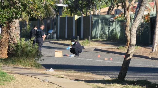 An ongoing police investigation has closed Lyndavale Drive between Engoordina Drive and Saltwell Street in Larapinta, Alice Springs. Picture: Gera Kazakov