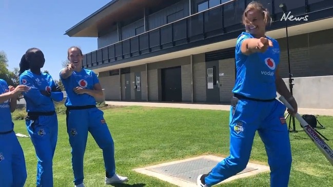 Behind the Scenes with the Adelaide Strikers and Advertiser photographer Sarah Reed