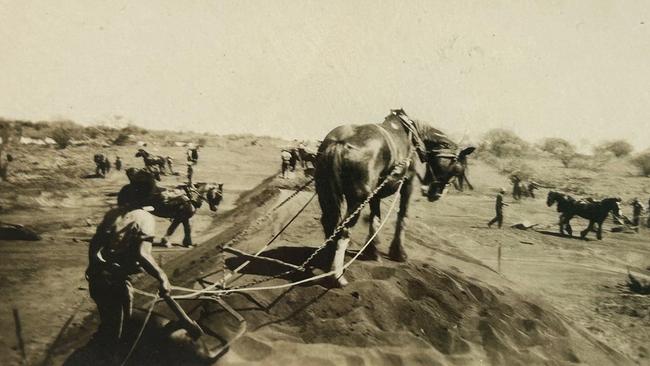 Construction of the line between Oodnadatta and Alice Springs in the 1920s. Picture: Old Timers Museum Alice