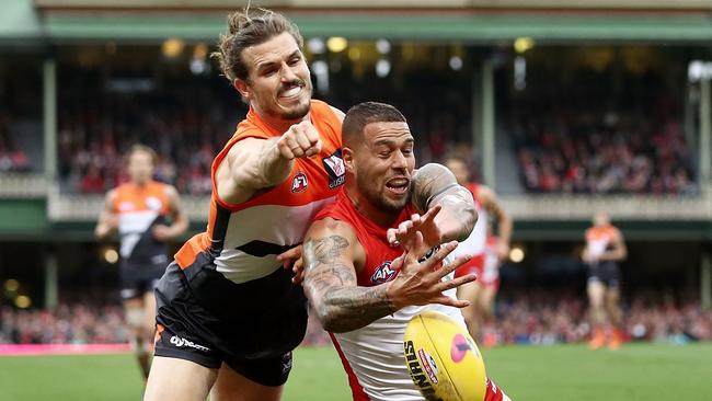Phil Davis spoils Lance Franklin in a best-on-ground performance. Picture: Getty Images