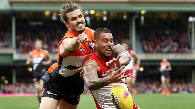 Phil Davis spoils Lance Franklin in a best-on-ground performance. Picture: Getty Images