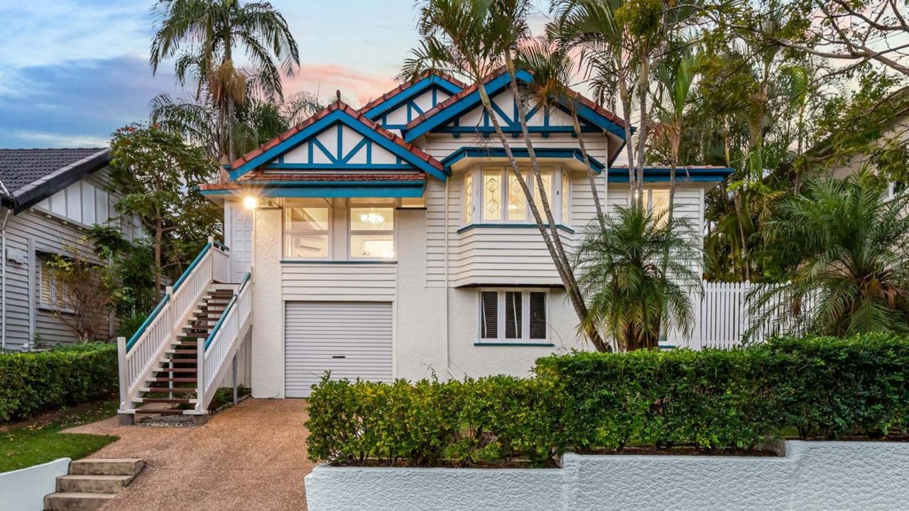 Brisbane real estate Selling at auction, buying at auction, Camp Hill