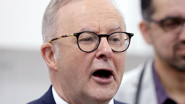 The Prime Minister, Anthony Albanese, visiting Rochedale Village Doctors, Brisbane QLD – on Wednesday 19th March 2025 – Photo Steve Pohlner