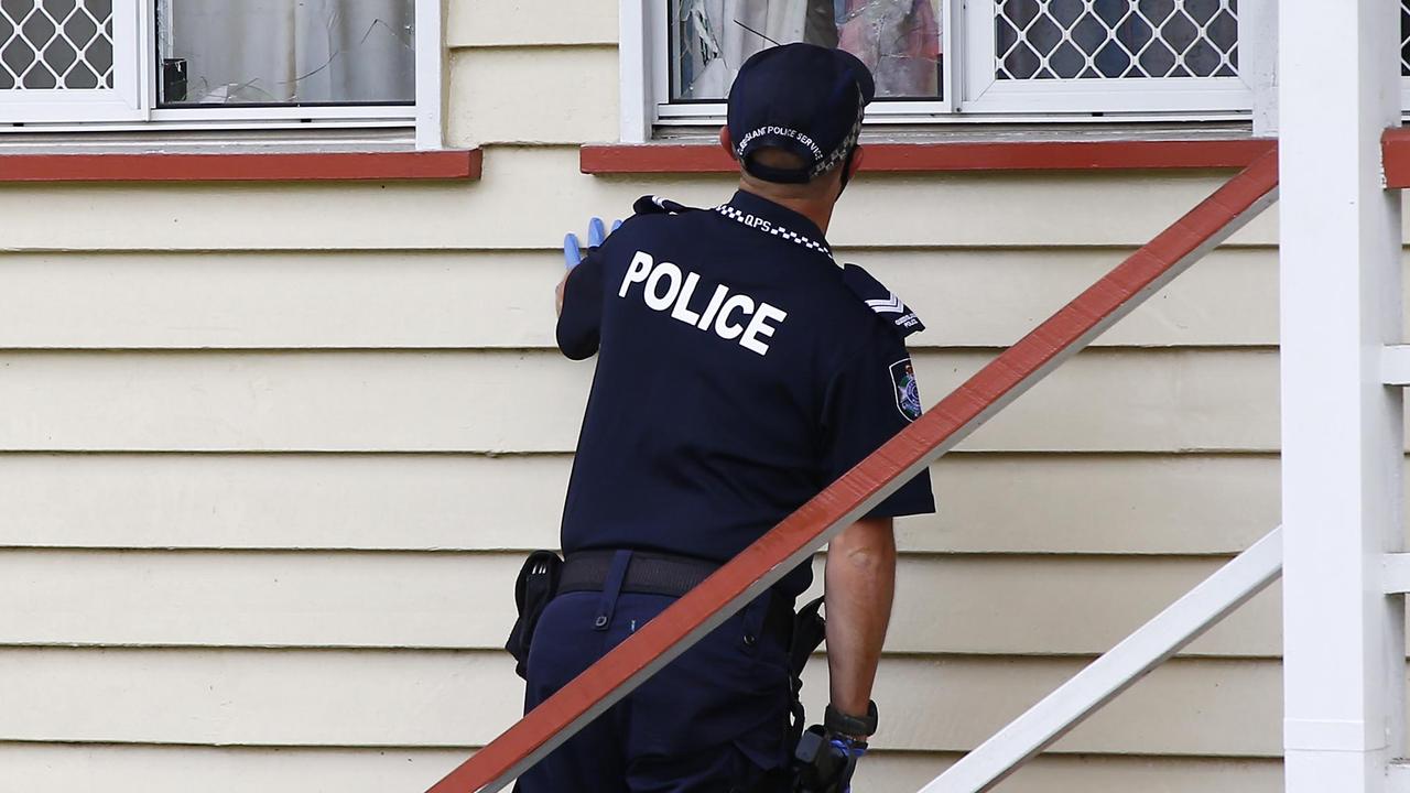 Police investigate the house where Raini Cook was allegedly shot. Picture: NCA NewsWire/Tertius Pickard
