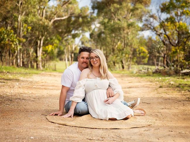 Holly Timlin and Jason Hargrave met on Tinder. Picture: Supplied/The Little Oak Studio