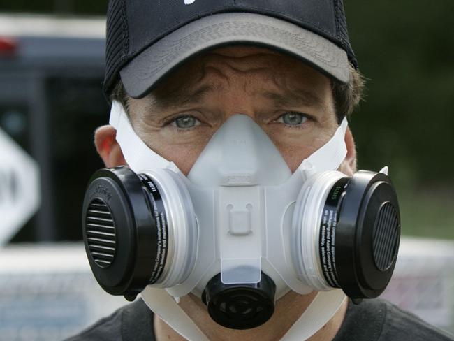 TV program "Dirty Jobs" - Vexcom Exterminators Description Dirty Jobs host Mike Rowe gets exterminating experience as he works alongside Vexcon Exterminators for a day.