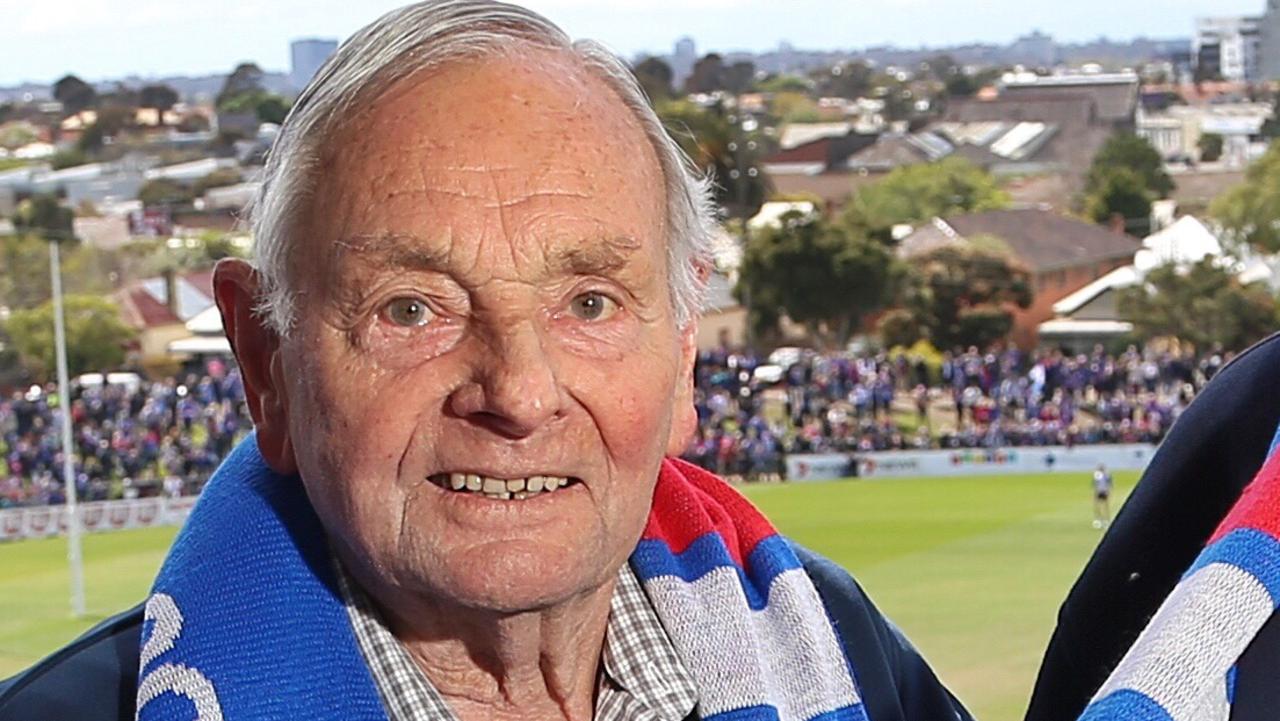 Bulldogs’ legend Doug Reynolds farewells Yarraville home