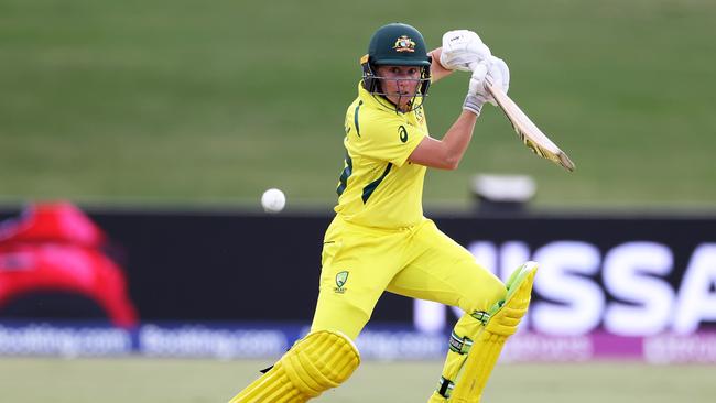 TAURANGA, NEW ZEALAND - MARCH 08: Alyssa Healy of Australia plays a shot during the 2022 ICC Women's Cricket World Cup match between Australia and Pakistan at Bay Oval on March 08, 2022 in Tauranga, New Zealand. (Photo by Fiona Goodall/Getty Images)