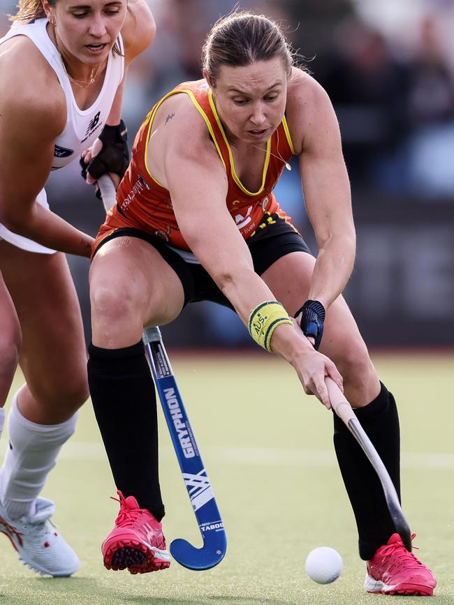 Renee Taylor powers through the Kiwi defence. Picture: BW Media