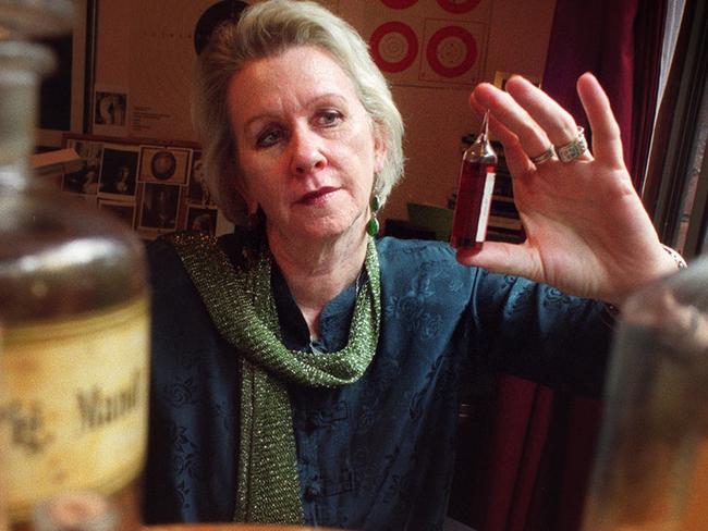 May 26 2002 : Author & parttime pharmacist Gail Bell at her Terrigal home. Gail is winner of NSW Premier's Literary Award for her non-fiction work "The Poison Principle". PicErica/Harrison P/ headshot hand