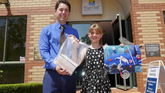 Fraser Coast Regional Council mayor with Iluka Clifton who presented council with a proposition to get rid of single use plastic straws at council events.