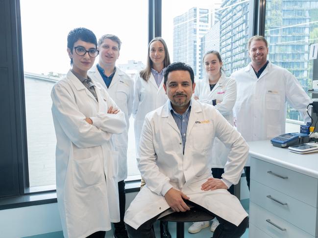 Skin2Neuron Biomedical Engineer Linah Alsaif, Senior Scientific Officer Dario Gerace, Senior Product Development Officer Sarah Houston, CEO Michael Valenzuela, Quality Associate Manon Levayer and Head of Laboratory Adam Johnson