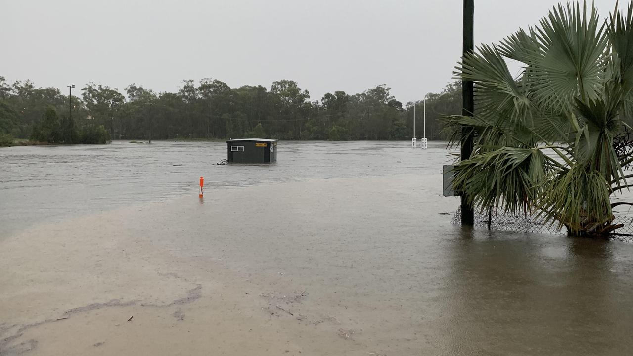 Gold Coast weather More than 300mm on Gold Coast, causing dangerous