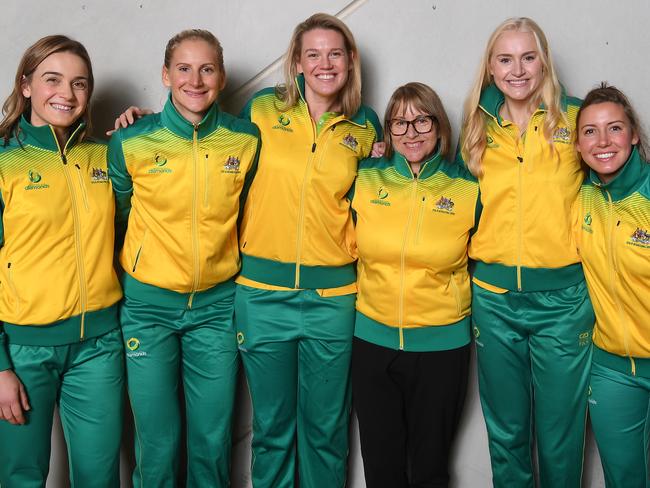 (L-R) Diamonds squad members Liz Watson, April Brandley, Caitlin Thwaites, coach Lisa Alexander, Joanna Weston and Kelsey Browne are seen at the Victorian Institute of Sport in Melbourne, Thursday, May 30, 2018. (AAP Image/Julian Smith) NO ARCHVING