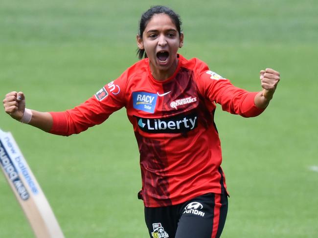 ADELAIDE, AUSTRALIA - NOVEMBER 07 Harmanpreet Kaur of the Melbourne Renegades celebrates the wicket ofElyse Villani of the Melbourne Stars during the Women's Big Bash League match between the Melbourne Stars and the Melbourne Renegades at Adelaide Oval, on November 07, 2021, in Adelaide, Australia. (Photo by Mark Brake/Getty Images)