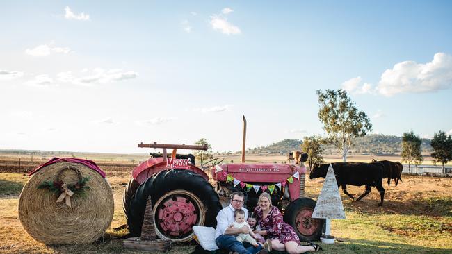 Tiffany Jane Photography Christmas sessions with Andrew, Shannon, Charlotte and Isaac Pickersgill.