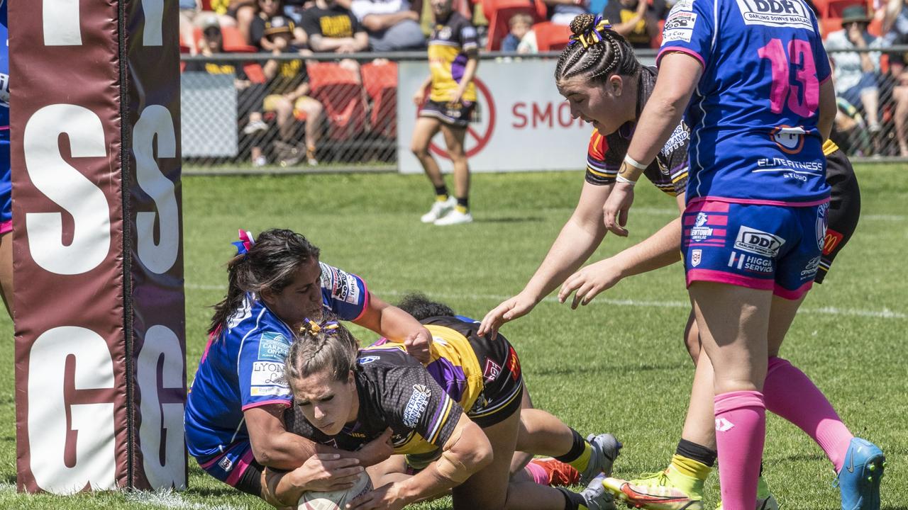 Tara Reinke scores a try for Gatton in the 2022 TRLW grand final. Picture: Nev Madsen.