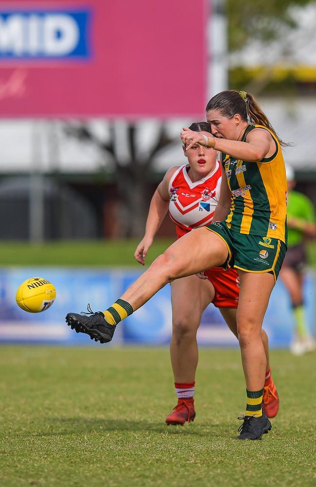 Waratah vs PINT in the 2022-23 NTFL womenÃ&#149;s grand final. Picture: PEMA TAMANG Pakhrin