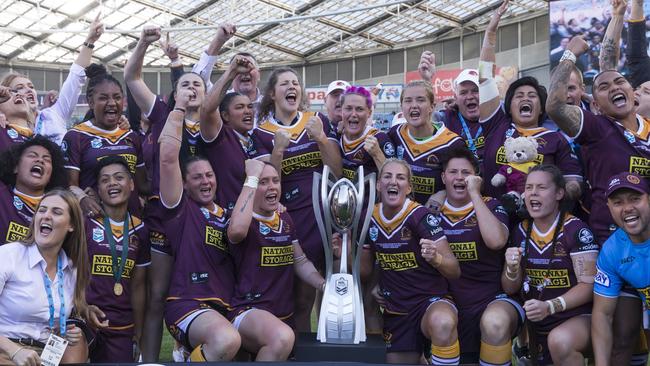 Brisbane Broncos pose for team photo after the NRL Women's Premiership Grand Final between the Brisbane Broncos and the Sydney Roosters at ANZ Stadium in Sydney, Sunday, September 30, 2018. (AAP Image/Craig Golding) NO ARCHIVING, EDITORIAL USE ONLY