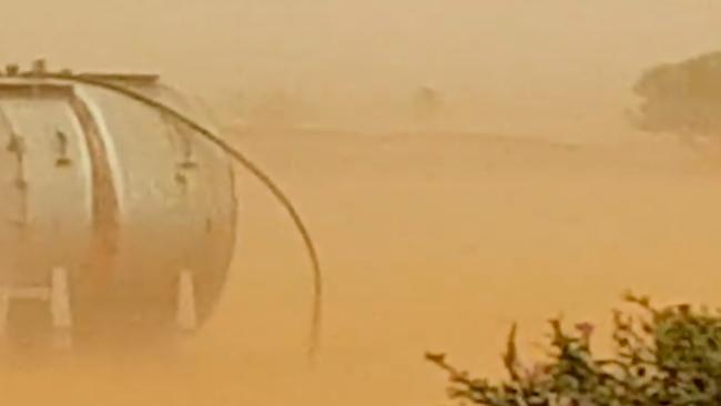 Devastating Scenes as Winds Blow Topsoil From Drought-Stricken New South Wales Farms