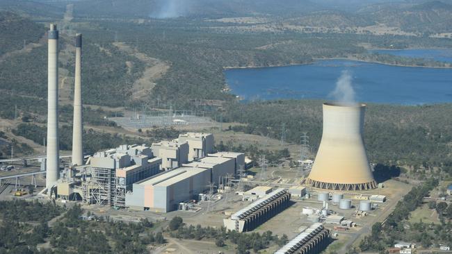 There have been multiple explosions at Callide Power Station in central Queensland.