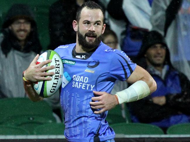 Jono Lance of the Force scores a try during the Round 17 Super Rugby match between the Western Force and the NSW Waratahs at NIB Stadium in Perth, Saturday July 15, 2017. (AAP Image/Richard Wainwright) NO ARCHIVING, EDITORIAL USE ONLY