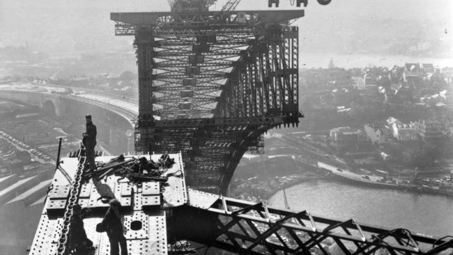 Workers on the Sydney Harbour Bridge, 1932. Picture: RTA Archives