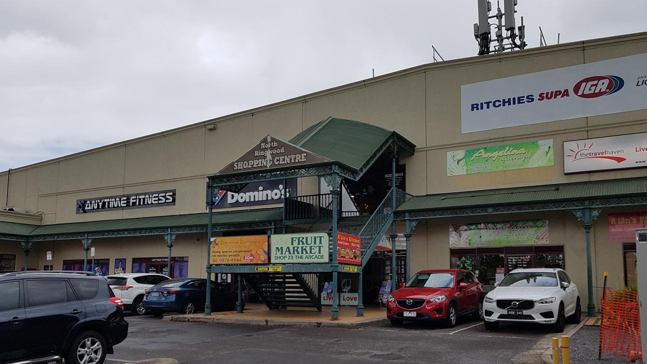 North Ringwood Shopping Centre ram raided for cigarettes