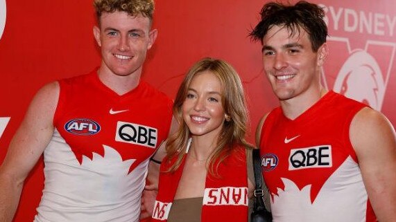 Sydney Sweeney posed for photos with Sydney Swans players on Sunday. Picture: Instagram