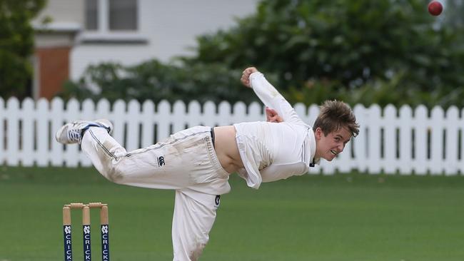 The bowling style of Brisbane State High School’s Connor McMillan. (AAP Image - Richard Waugh)