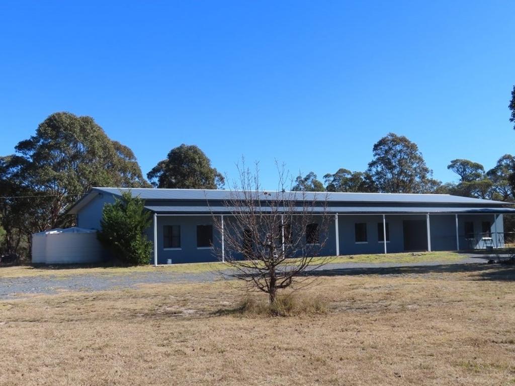 22460 New England Highway at Dalveen was sold in March for $920,000. Photo: realestate.com