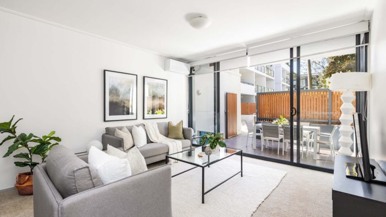 E203/3 Hunter St, Waterloo sold for $1.14m, $90k above reserve.