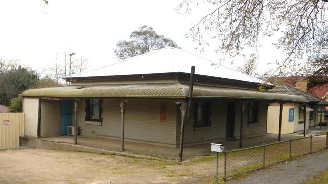 A falling-apart, heritage-listed building at 46 Adelaide Rd, Mount Barker, would be demolished under a plan for a medical centre. Picture: Supplied