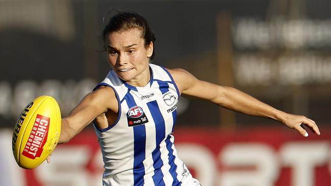 Ash Riddell on her way to a record-breaking 42 disposals.