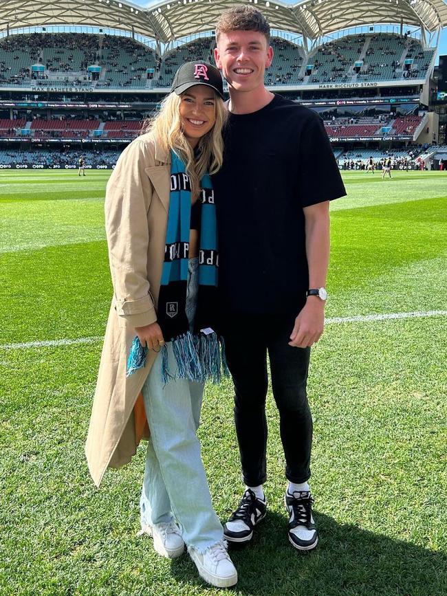 Are Charlotte Grant and Lachlan Cameron Insta official? Picture: @charli_grant / Instagram