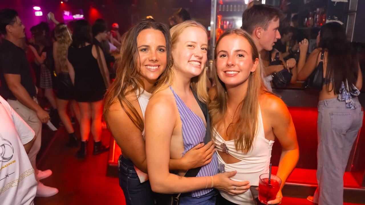 NIGHT SPOTTING: Indiana Locke, Dana Zahn and Ava Zahn at Cocktails. Photo: Ricardo Lye