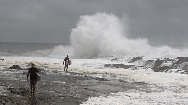 Forecaster precits 5 cyclones will smash East Coast this storm season ...