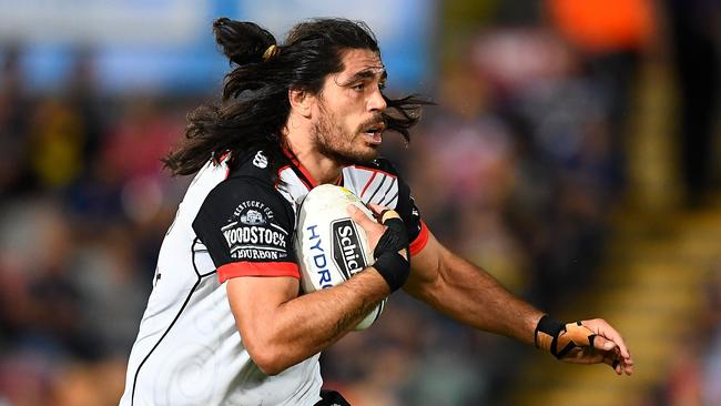 Tohu Harris is a much better player with Shaun Johnson in the team.