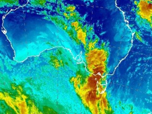 Radar image of big weather system crossing Australia